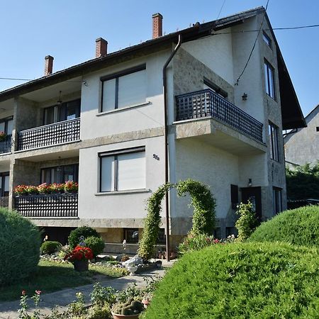 Hotel Pesti Vendégház Zalalövő Exterior foto